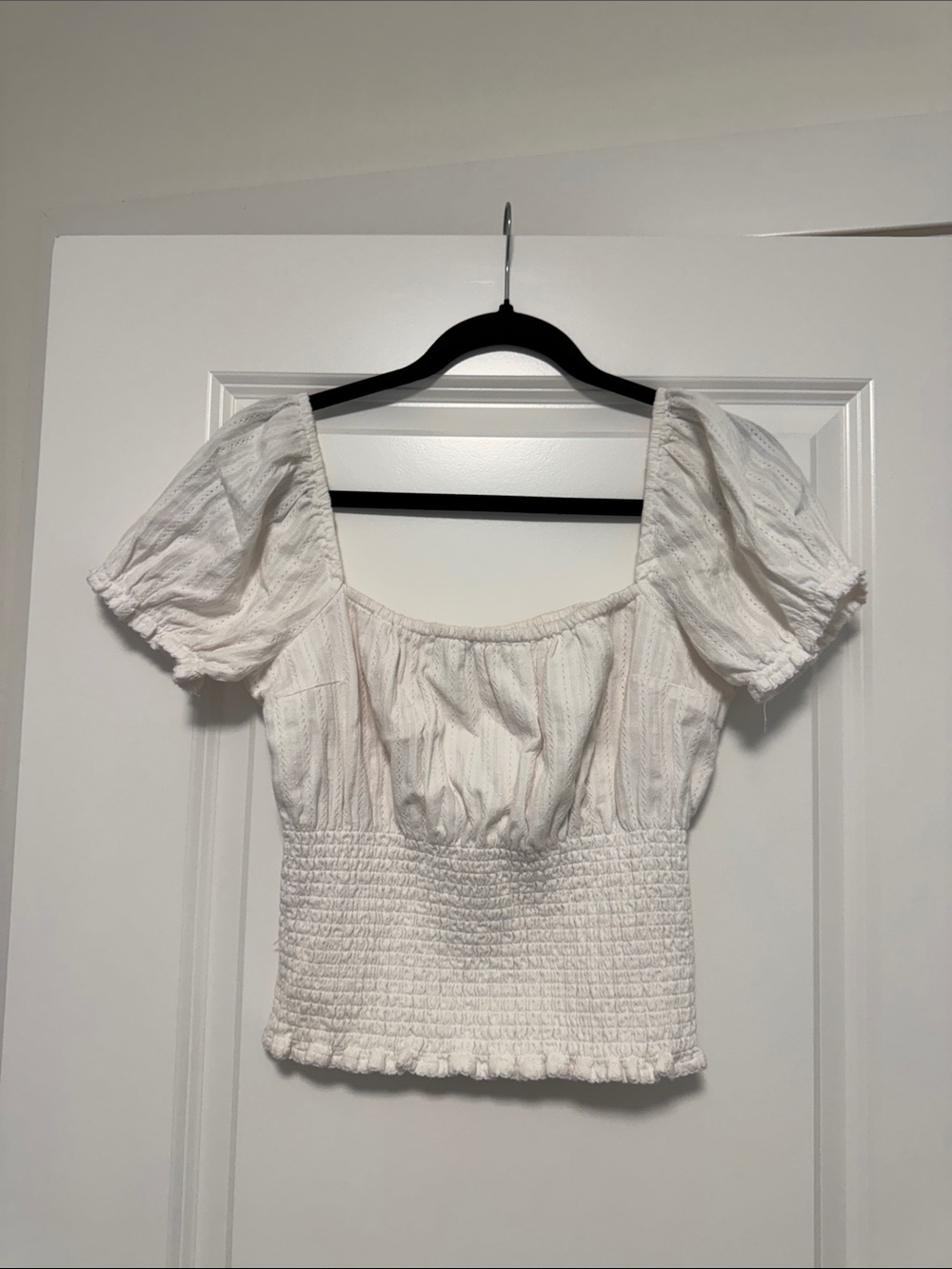 Abercrombie & Fitch White Smocked Puff Sleeve Crop Top